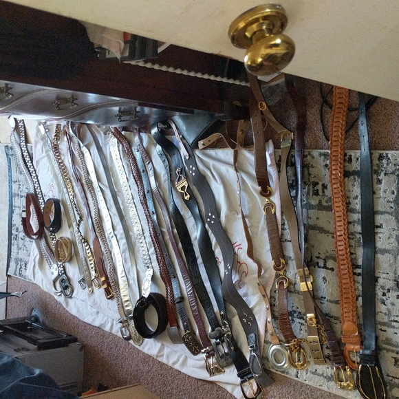 multiple belts. 26 - Picture 1 of 4